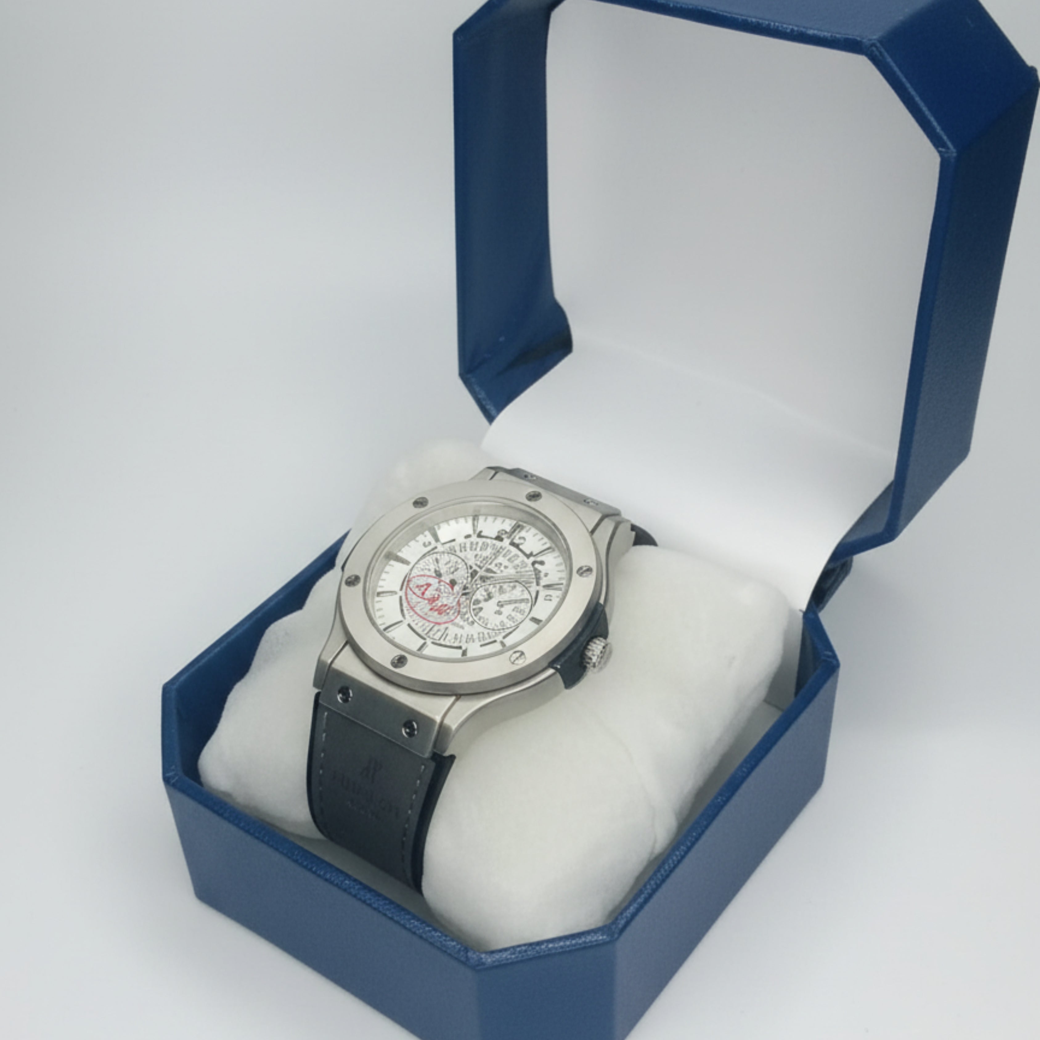 Hublot Silver Dial with Grey Strap – Premium Luxury Timepiece for Men