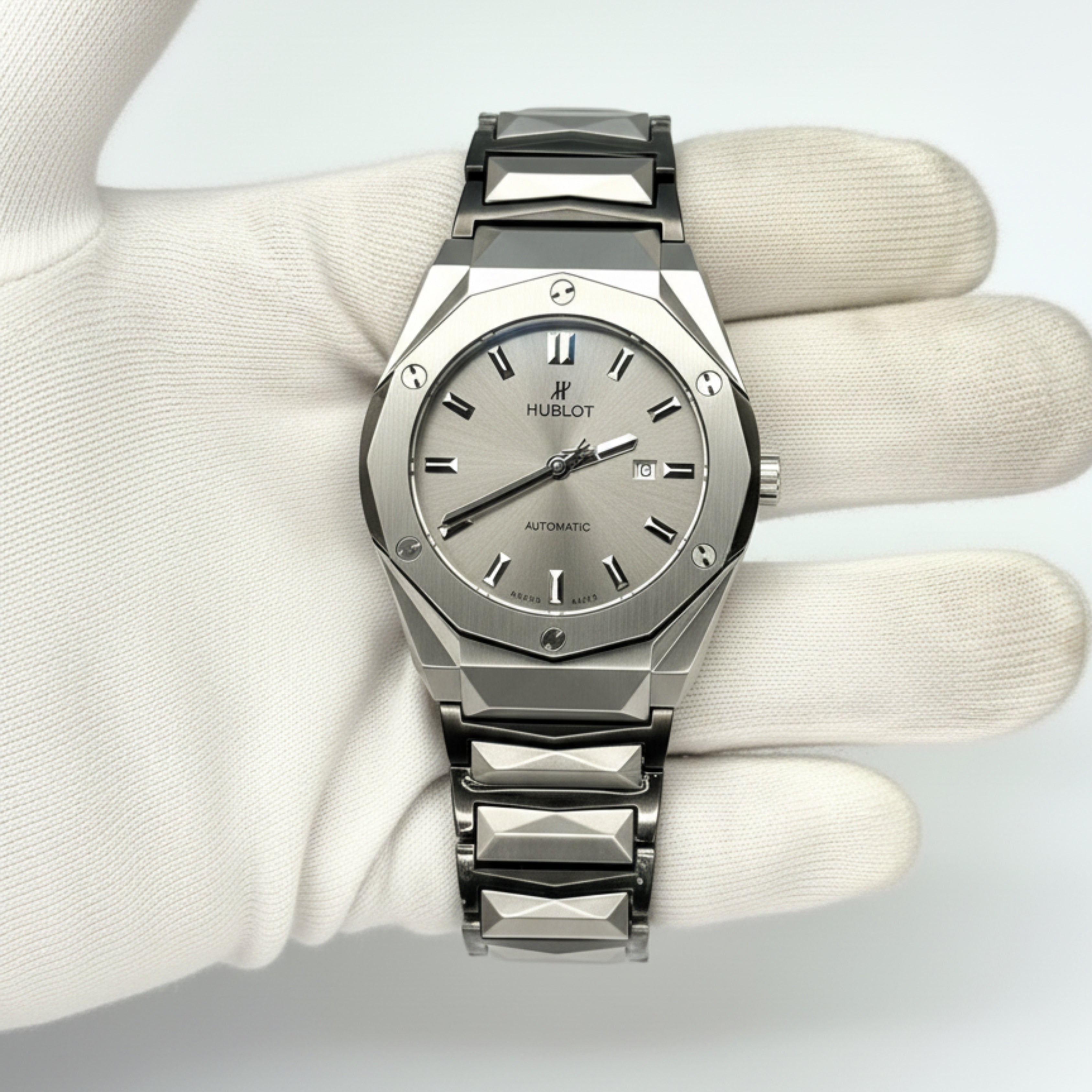 Hublot Silver Stainless Steel Watch with Black & Silver Dial and Full Date Working