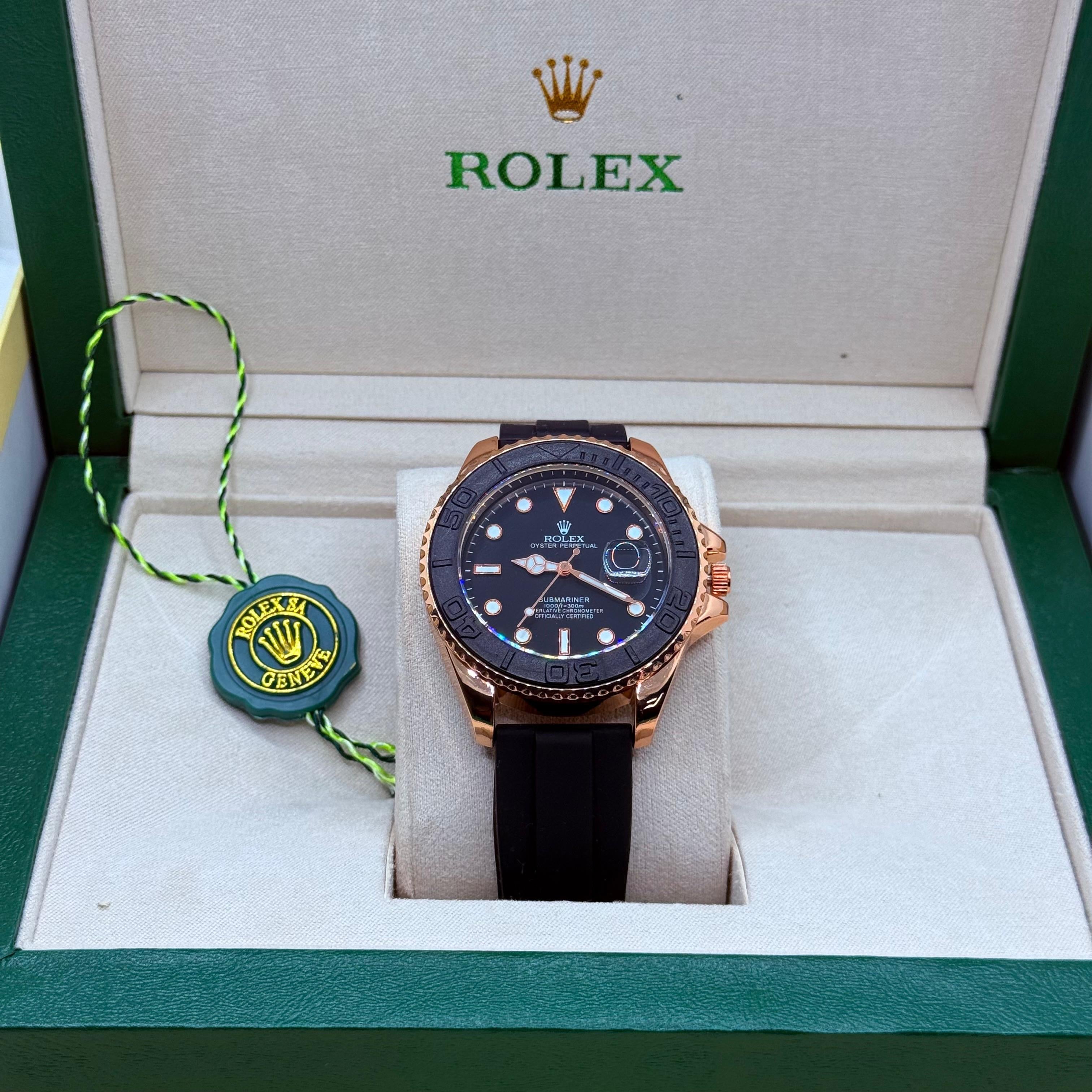 Rolex strap rose gold with black rotating dial with master lock ⌚